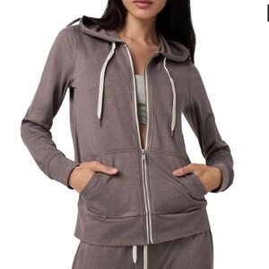 Vuori Halo Performance 2.0 Hoodie - Women's Medium